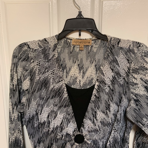 Notations Black and White Patterned Top - Picture 2 of 8